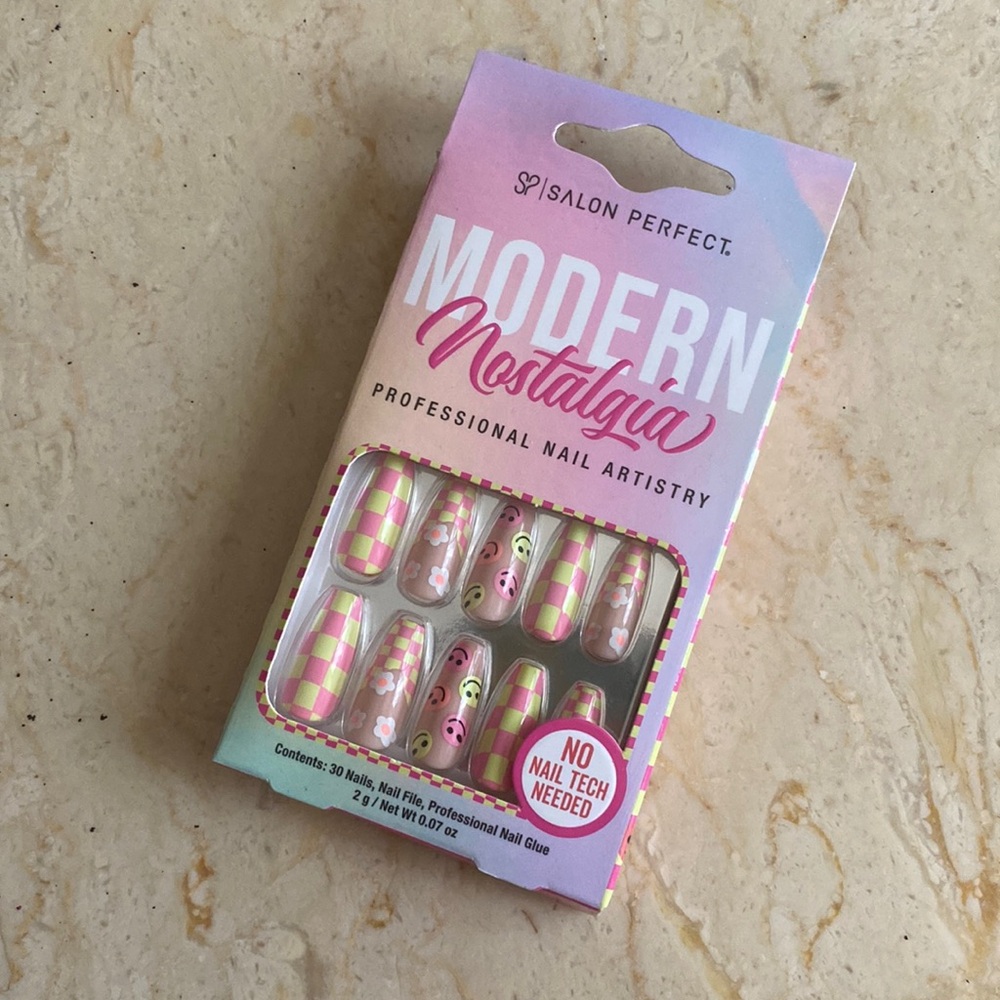 Salon Perfect Modern Nostalgia Nail Kit Brand New
